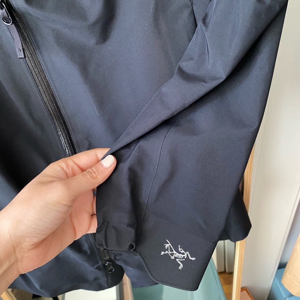 ARC'TERYX Black Women’s GORETEX Imber Hooded Long Coat - Picture 9 of 16